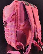 Cargar imagen en el visor de la galería, LEADER BAG 30 LTS BLACK ROSADO (PARCHES NO INCLUIDOS)