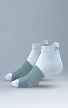 Cargar imagen en el visor de la galería, Medias Tobilleras Deportivas White BNH Hermes Socks 3 pack