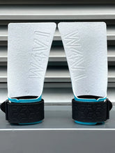 Cargar imagen en el visor de la galería, Grips (Calleras) URSUS Sin Hueco LIVE4WOD Turquesa (No necesitan magnesio)