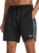 Cargar imagen en el visor de la galería, Pantaloneta Reebok Hoops Hombre 7" | Stretch | Regular Fit | Negro / Camo Gris

