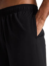 Cargar imagen en el visor de la galería, Pantaloneta Reebok Hoops Hombre 7" | Stretch | Regular Fit | Negra
