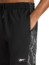 Cargar imagen en el visor de la galería, Pantaloneta Reebok Hoops Hombre 7" | Stretch | Regular Fit | Negro / Camo Gris
