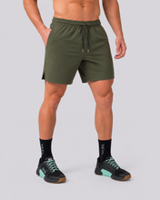 Cargar imagen en el visor de la galería, Pantaloneta Crossfity Basica 3.0 Verde Militar Con cordon
