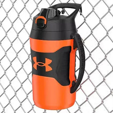 Cargar imagen en el visor de la galería, Termo Under armour Playmaker 64oz (2 Litros)  Naranja/Negro
