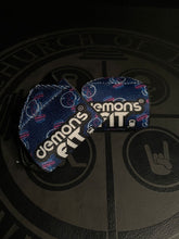 Cargar imagen en el visor de la galería, ELASTIC WRIST WRAPS SKULL HEARTS
