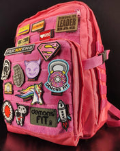 Cargar imagen en el visor de la galería, LEADER BAG 30 LTS BLACK ROSADO (PARCHES NO INCLUIDOS)
