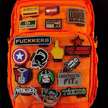 Cargar imagen en el visor de la galería, LEADER BAG 30 LTS BLACK NARANJA (PARCHES NO INCLUIDOS)
