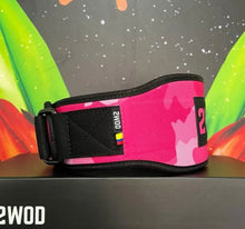 Cargar imagen en el visor de la galería, Cinturon 2WOD camuflado  Unisex Pink 2.0
