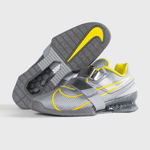 Cargar imagen en el visor de la galería, NIKE ROMALEOS 4 – Wolf Grey/Lightening Caballero**⚠️ ** NO APLICA CAMBIO POR TALLA
