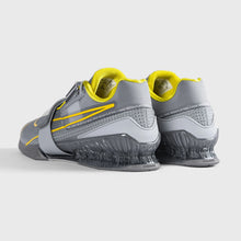 Cargar imagen en el visor de la galería, NIKE ROMALEOS 4 – Wolf Grey/Lightening Caballero**⚠️ ** NO APLICA CAMBIO POR TALLA
