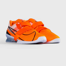 Cargar imagen en el visor de la galería, NIKE ROMALEOS 4 – Naranja/Blanco Caballero**⚠️ ** NO APLICA CAMBIO POR TALLA
