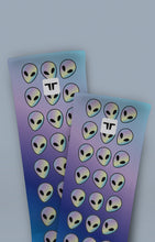 Cargar imagen en el visor de la galería, Medias Deportivas Con Compresión Alien Nation

