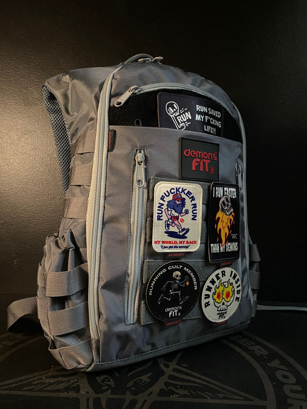 MORRAL MONKEY BAG 10 LTS GRIS (NO INCLUYE PARCHES)