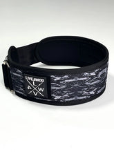 Cargar imagen en el visor de la galería, CINTURÓN CON PARCHE - CAMO TEXTURA
