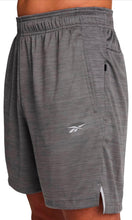 Cargar imagen en el visor de la galería, Pantaloneta Reebok  Training 7"  para Hombre Gris Jaspeado
