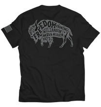 Cargar imagen en el visor de la galería, Camiseta Mayhem Freedom  Bison Black  (Original)

